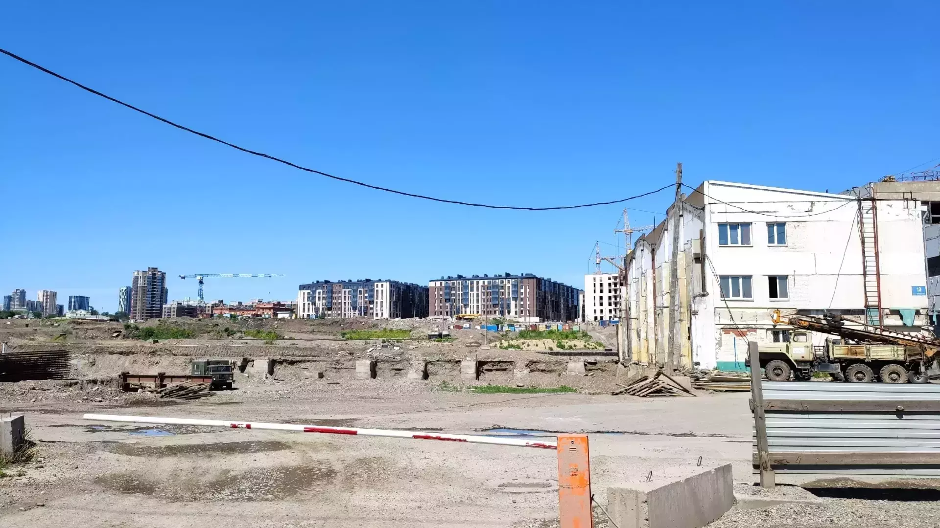 «Сибиряк» не смог вернуть земли комбайнового завода из-за отказа строить школы