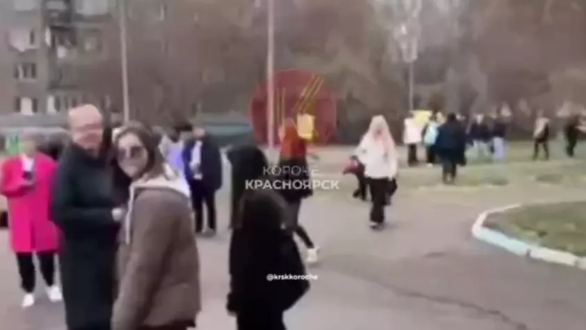 В Красноярске эвакуировали учеников школы №46