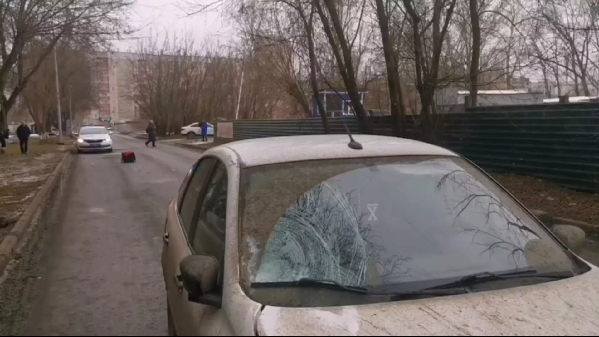 В Красноярске водитель на скорости сбил идущего из больницы мальчика