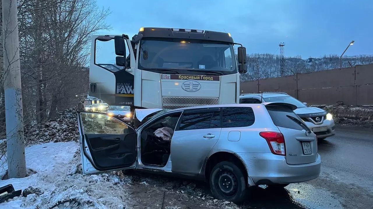В Красноярске произошла смертельная авария с участием грузовика