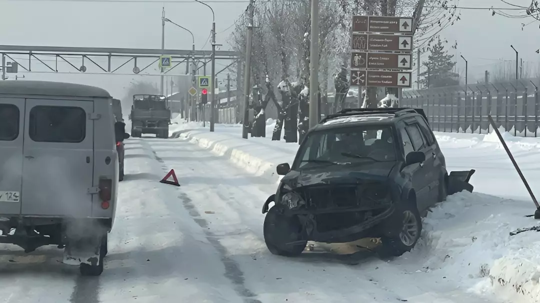 Жители Красноярска винят неочищенные от снега дороги в массовых ДТП