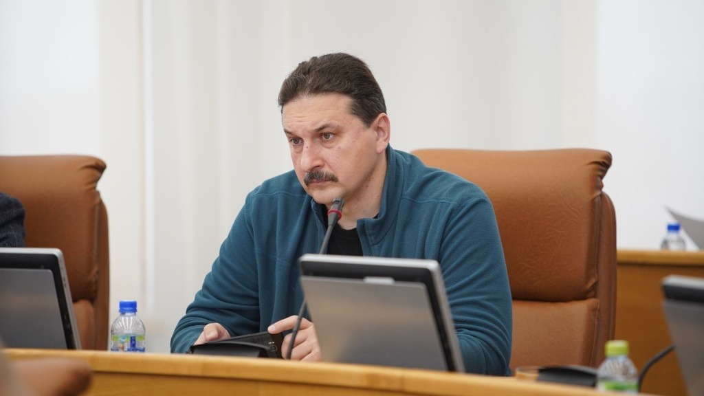 Депутата горсовета в Красноярске оштрафовали за критику ухода ВС РФ из Херсона