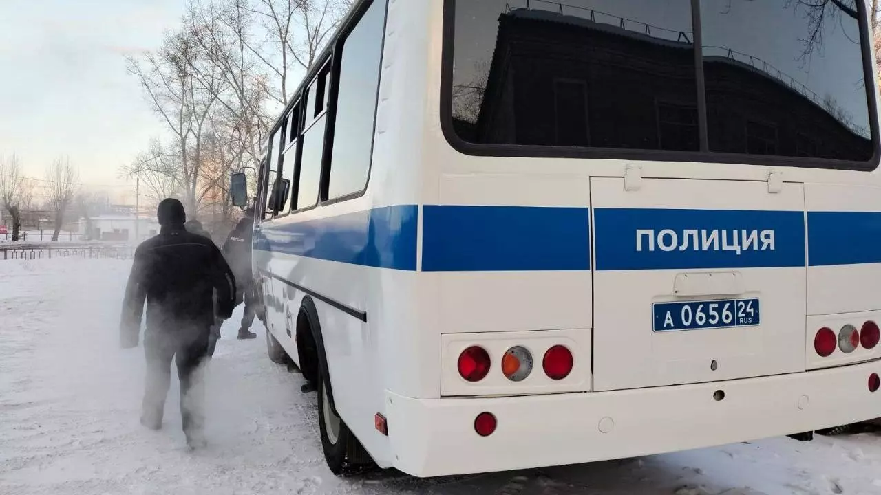 В Красноярске полиция отправила в военкомат ещё 6 бывших мигрантов