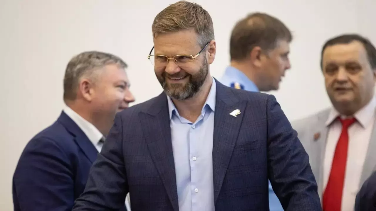 Красноярского депутата Романа Гольдмана лишат мандата на сессии заксобрания