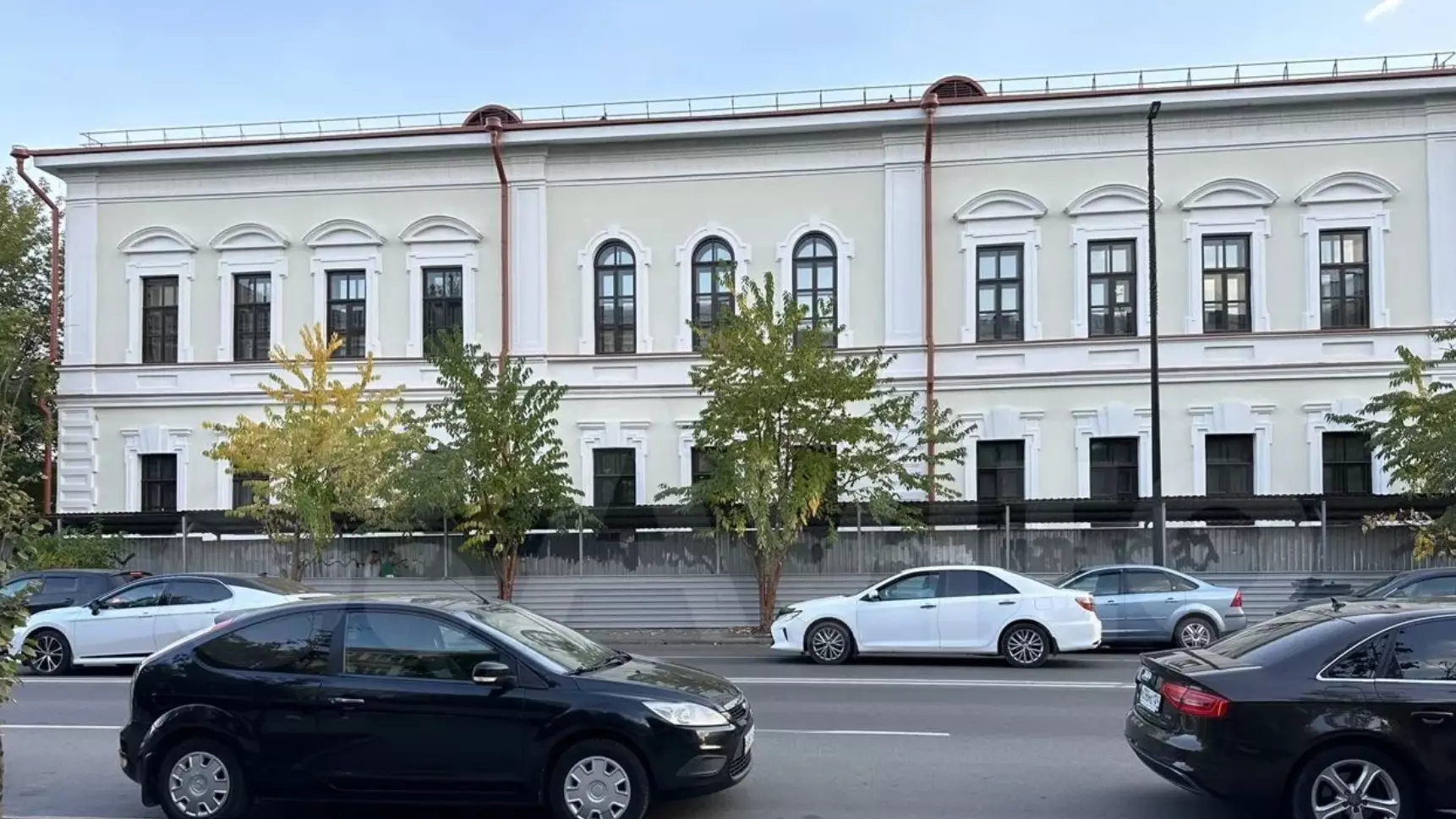Одна из богатейших семей края продает старинный дом в Красноярске за 430 млн