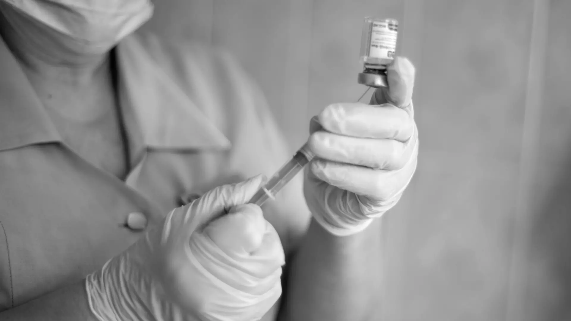 Красноярцы не могут поставить прививки своим детям