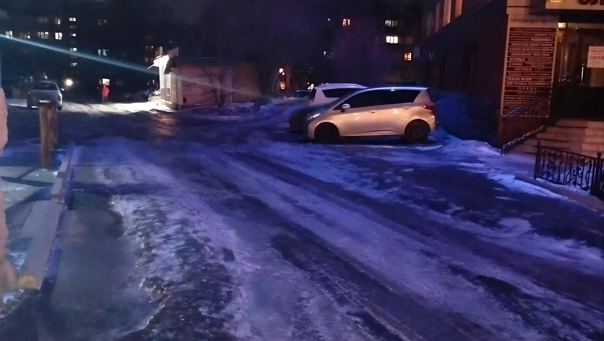 Красноярцы жалуются на обледеневшие улицы после потепления в выходные