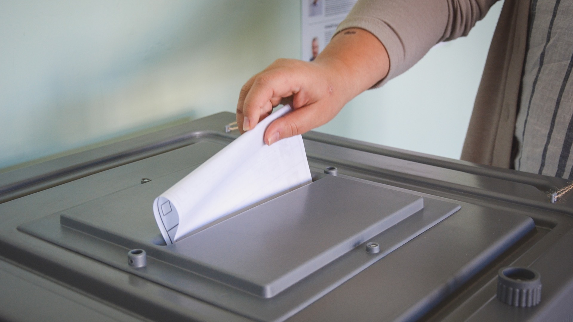 Жительнице Сосновоборска предлагали деньги за голос на выборах