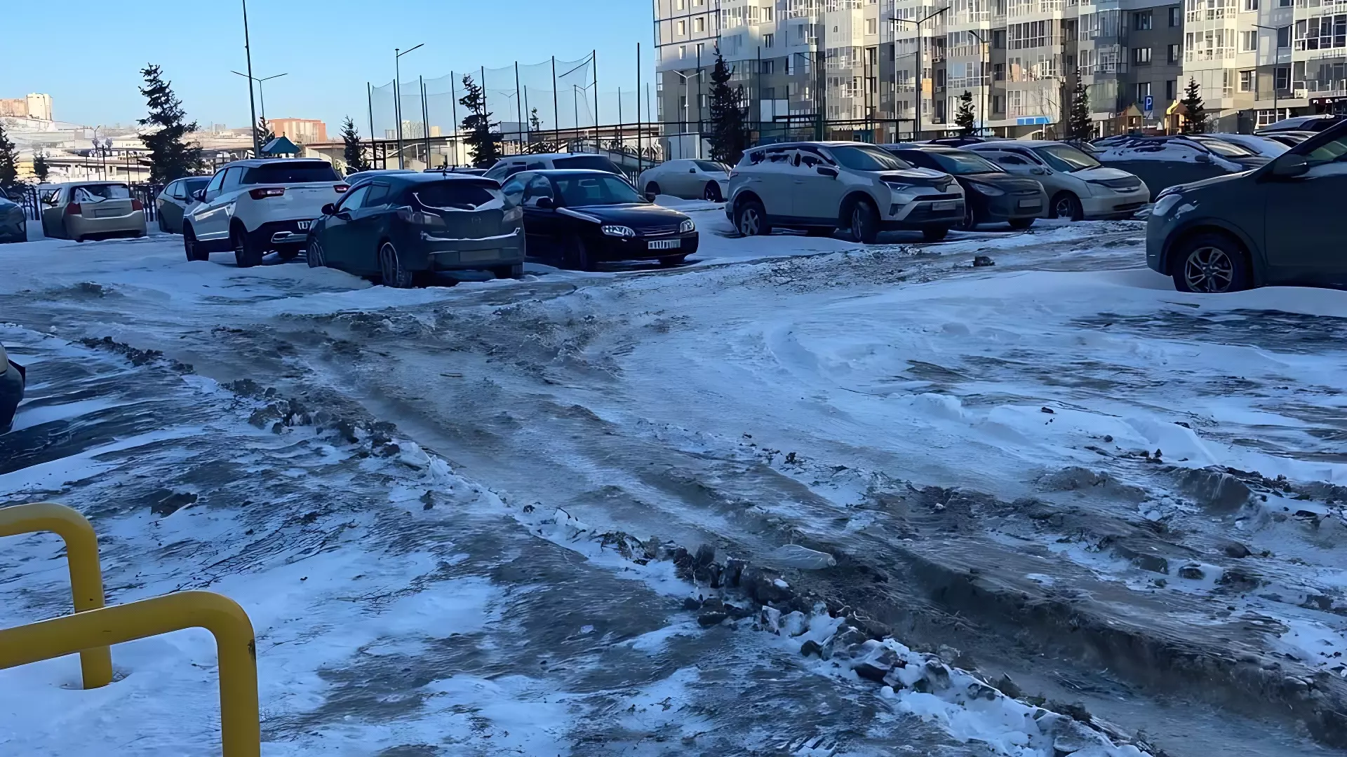 В мэрии заявили, что 28 УК и ТСЖ Красноярска не справились с уборкой снега