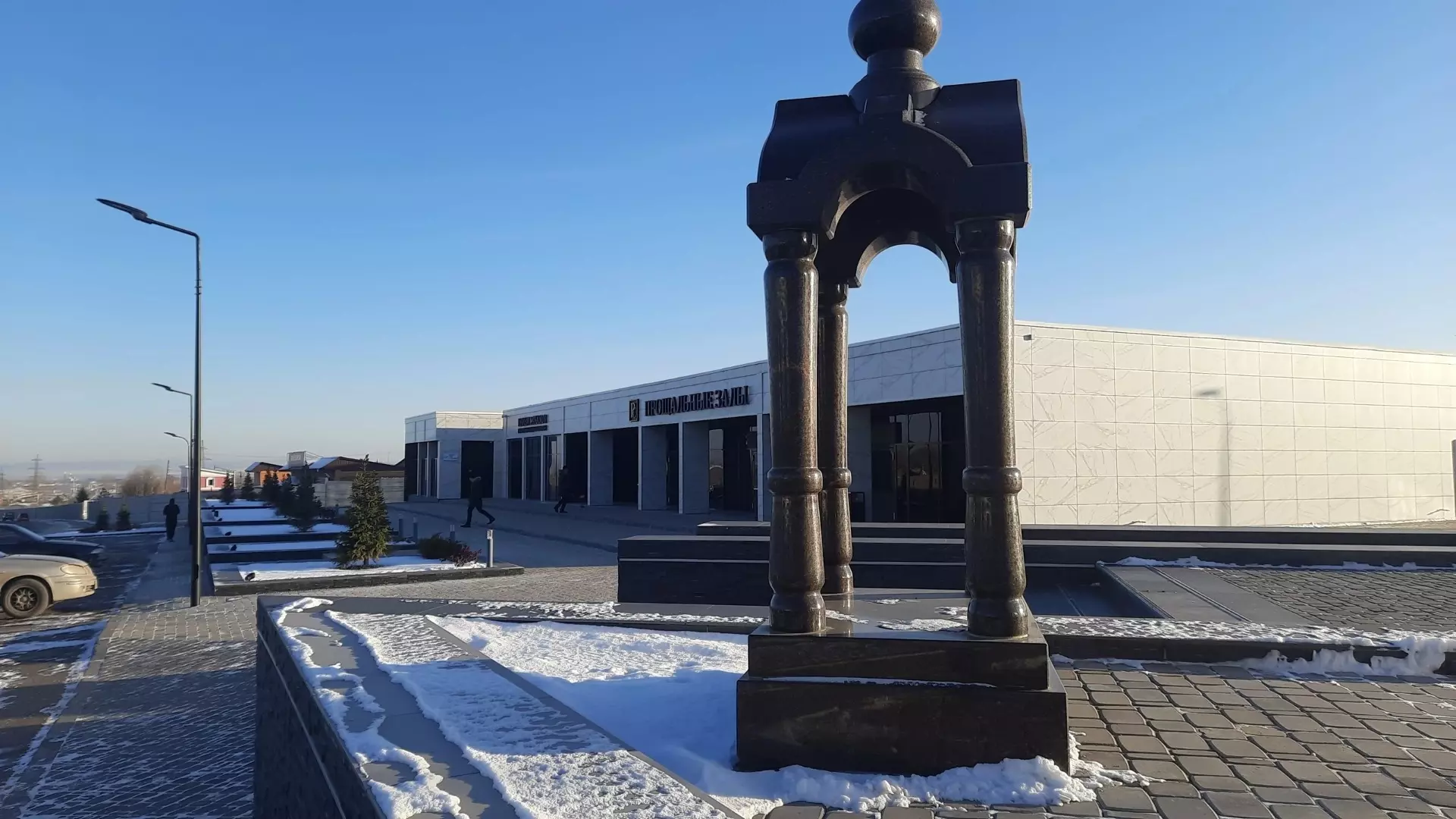 В Родительский день на кладбищах Красноярска ограничат движение транспорта
