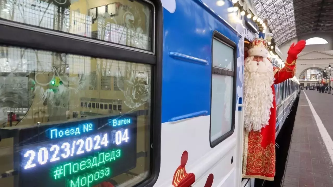 В Красноярск уже 4 декабря приедет поезд Деда Мороза из Великого Устюга