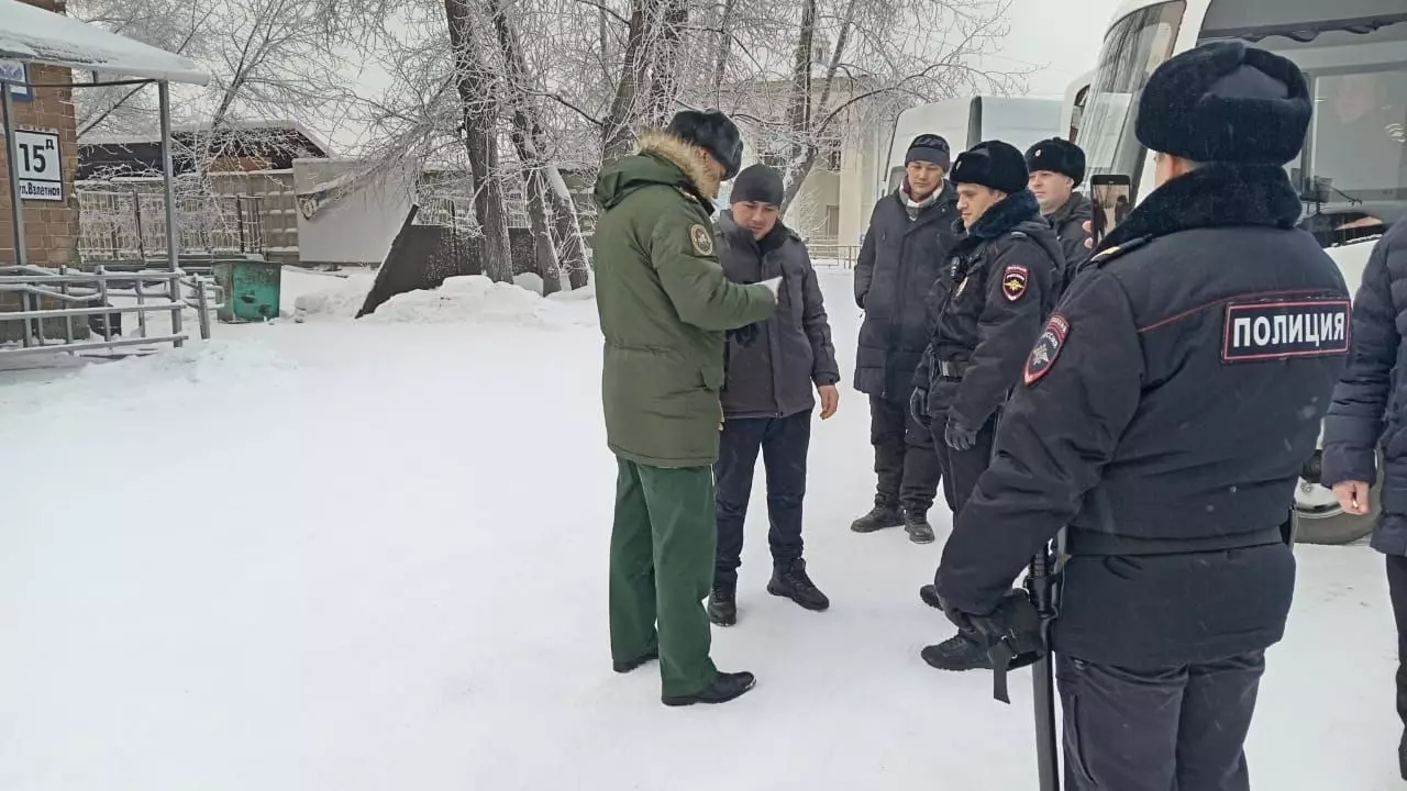 В Красноярске военный СК начал устраивать рейды на мигрантов