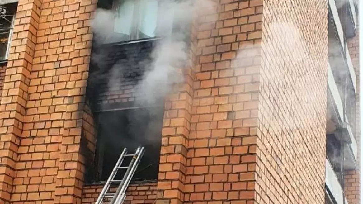 Пожар в общежитии на правом берегу Красноярска мог устроить 10-летний ребенок