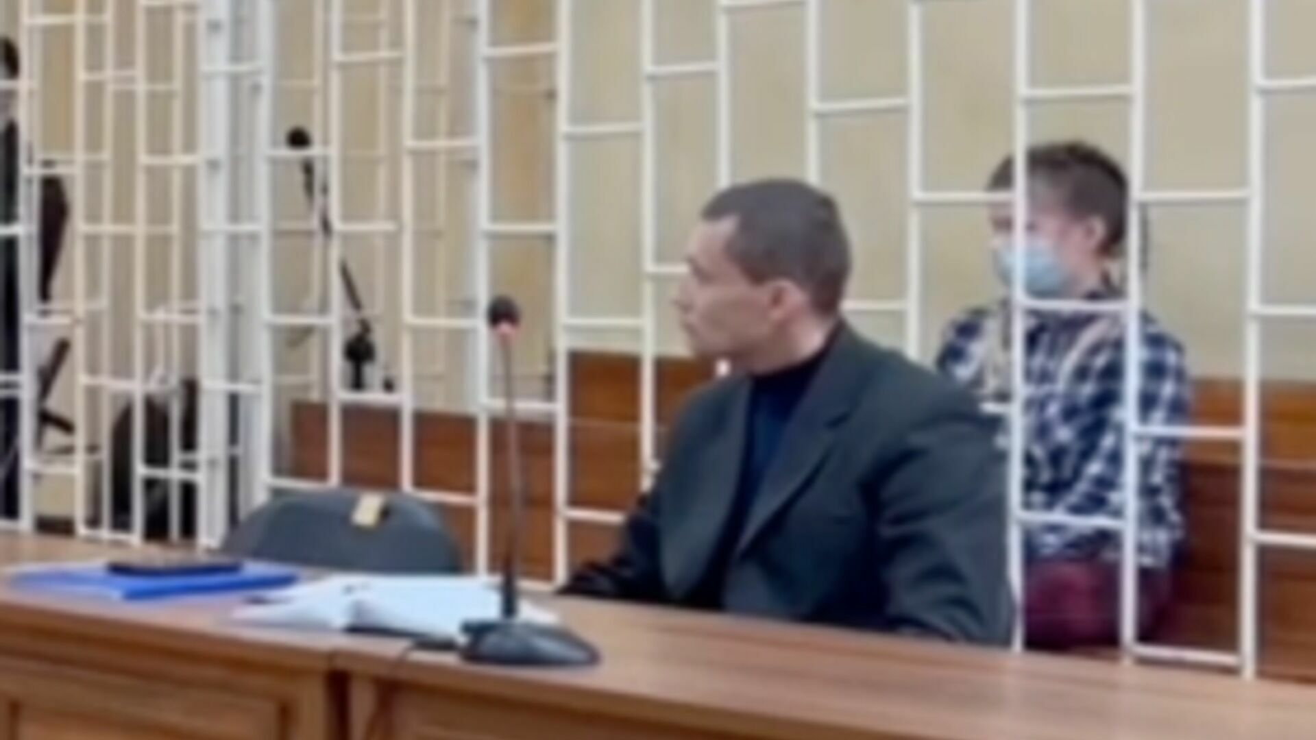 В Красноярске в краевом суде прошло первое заседание по делу Полины Дворкиной