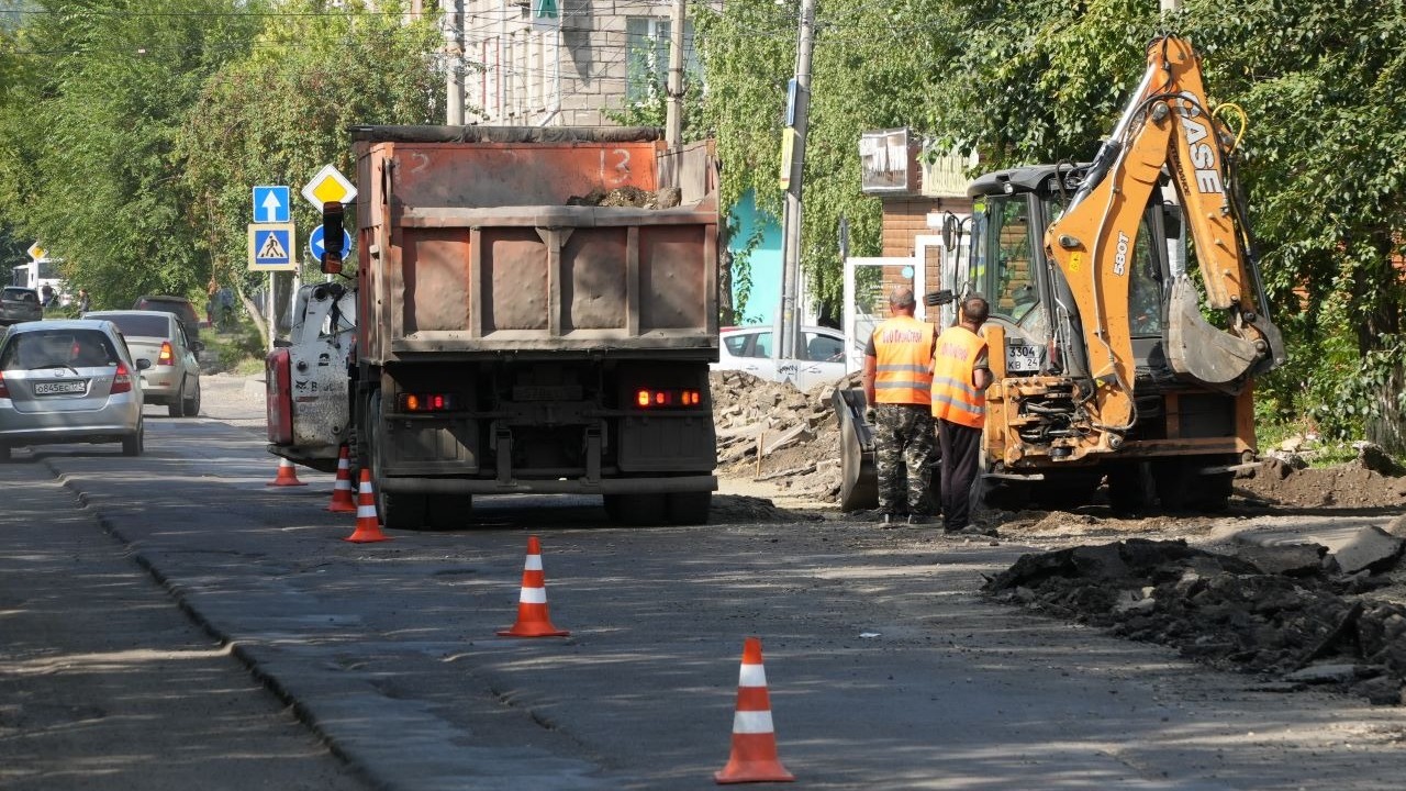Красноярцы жалуются на затянувшийся ремонт дорог