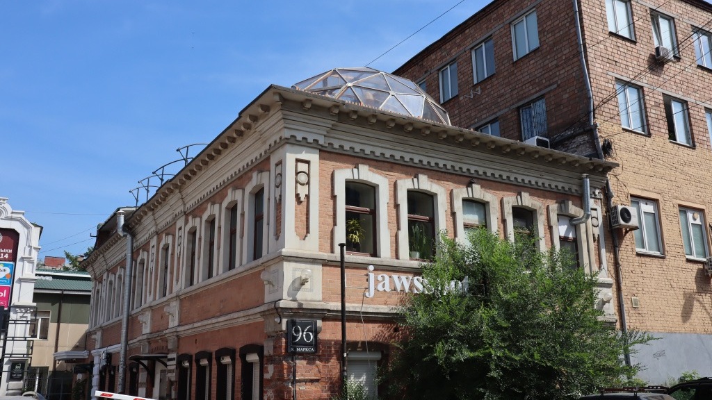 Бизнесмена оштрафовали за купол на историческом здании в Красноярске