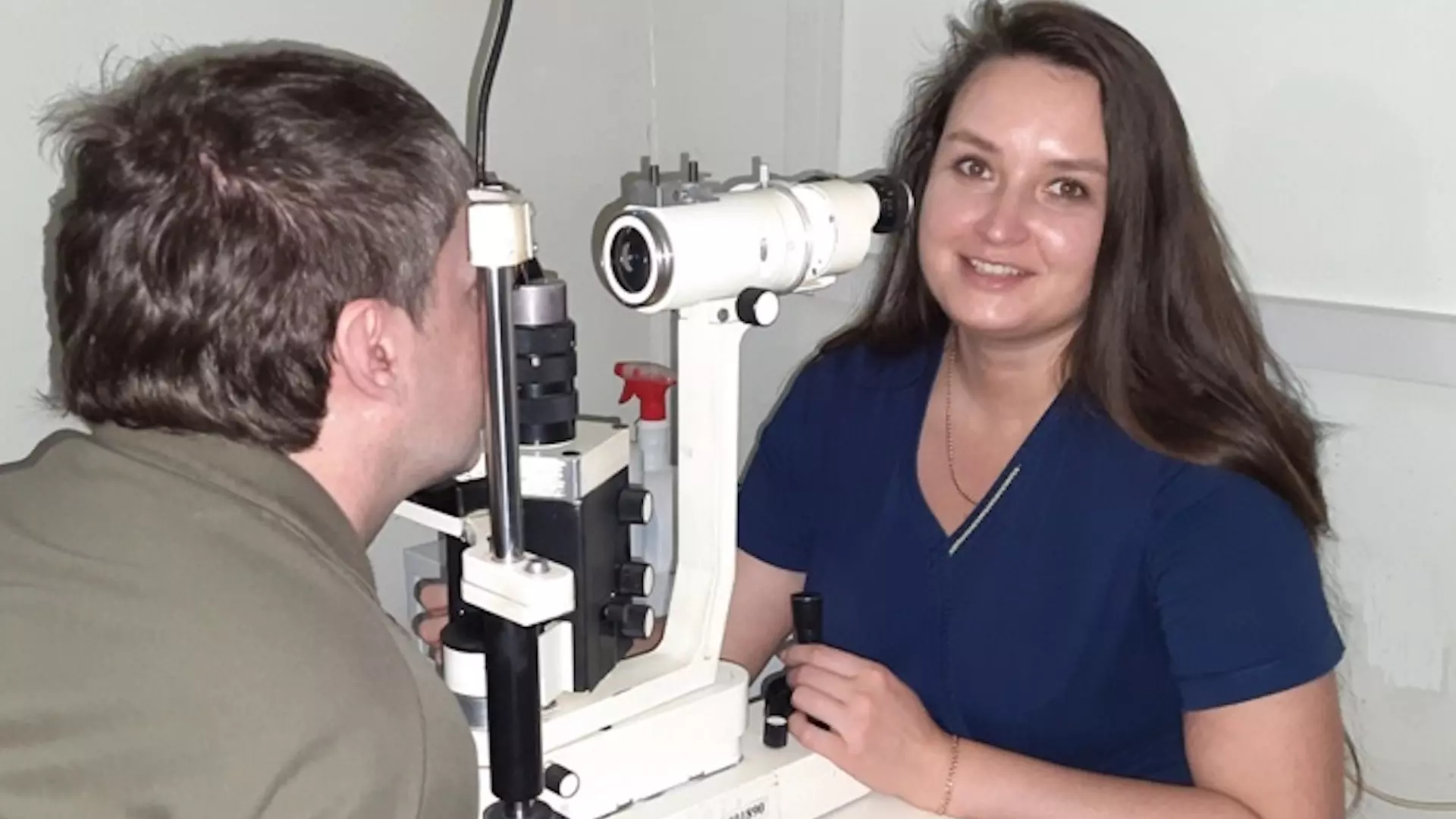 Красноярские врачи впервые провели имплантацию радужки глаза