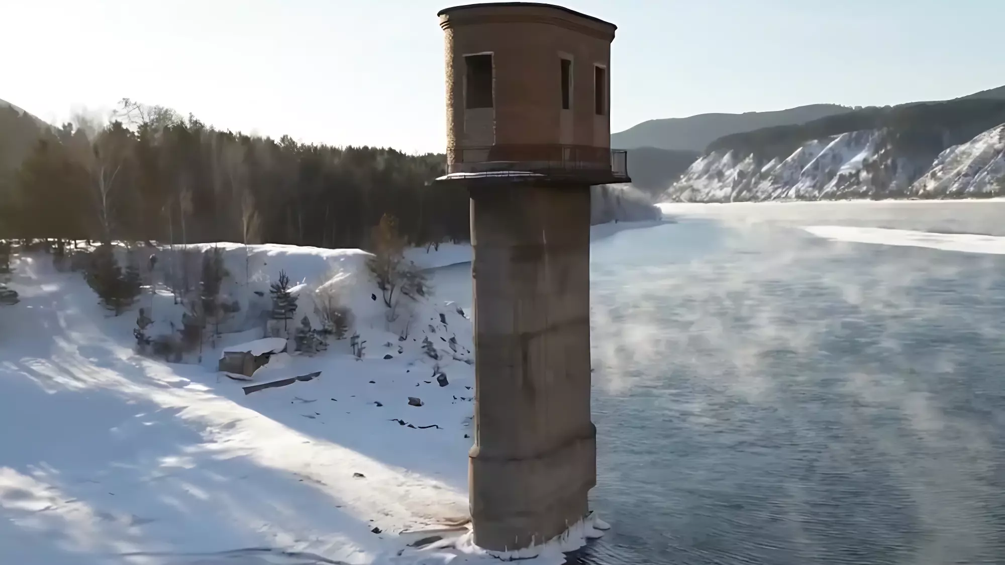 Красноярский фотограф рассказал о тайнах загадочной башни в Дивногорске