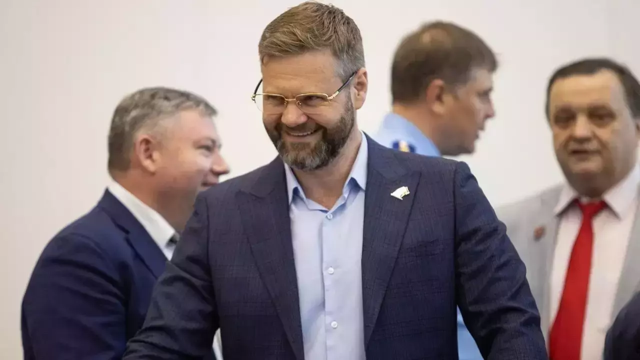 Депутат Гольдман улетел из России на фоне скандала с СКПК и может не вернуться