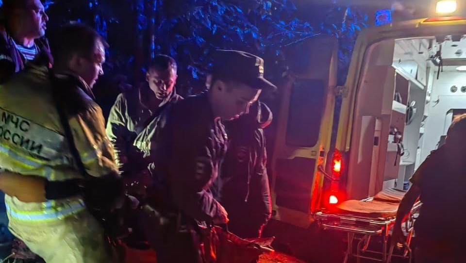 В Красноярском крае 16-летний парень сломал ногу и застрял в лесу