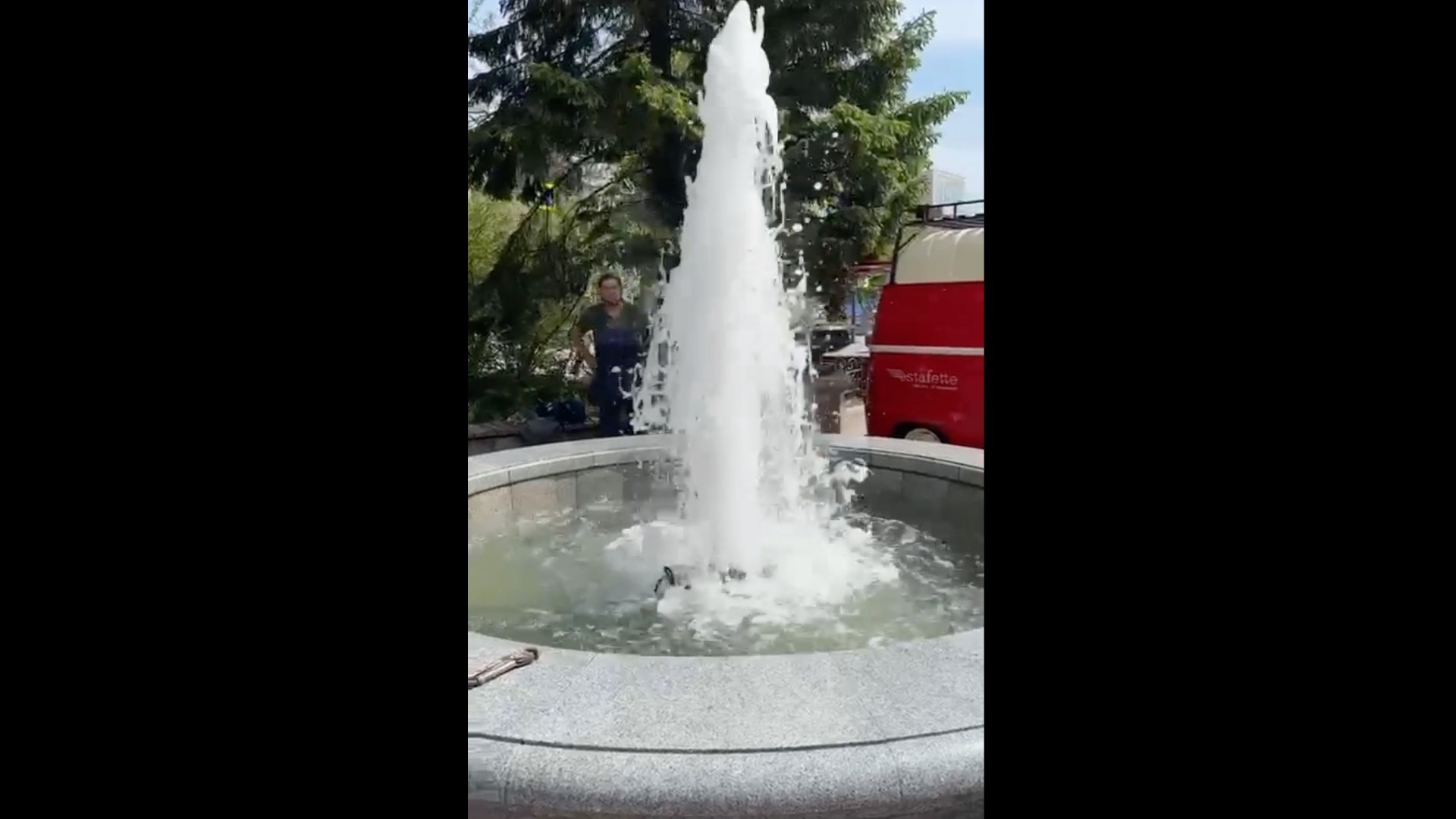 В Красноярске установили новое оборудование фонтану у «Дома быта»