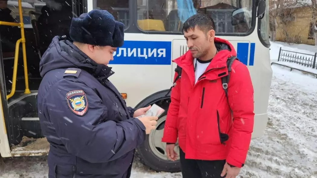 В Красноярске полиция отправила в военкомат ещё 9 мигрантов