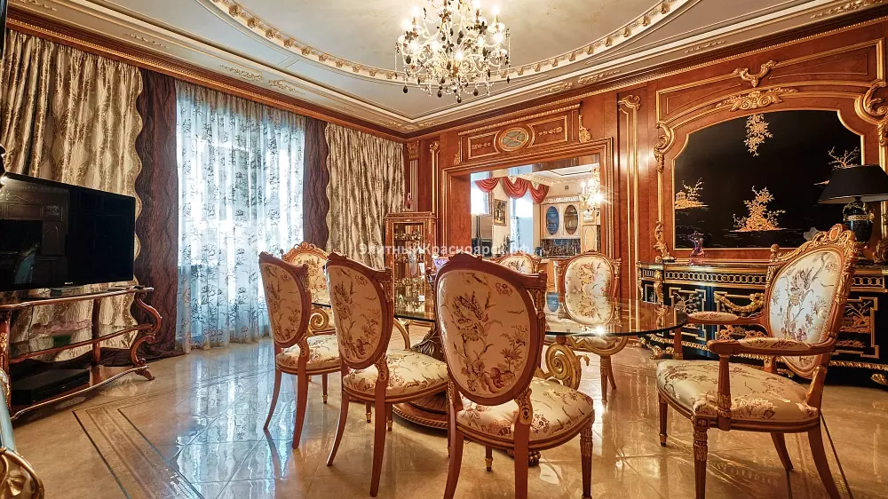 В Красноярске сдают в аренду квартиру-дворец за 350 тысяч рублей