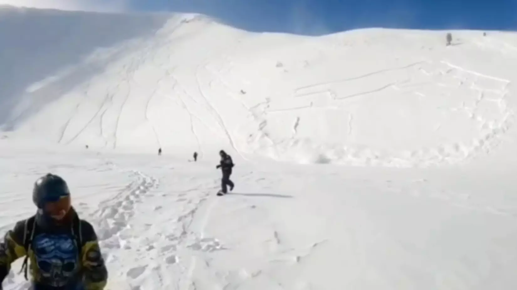 В Приисковом на сноубордиста сошла лавина, и он выжил