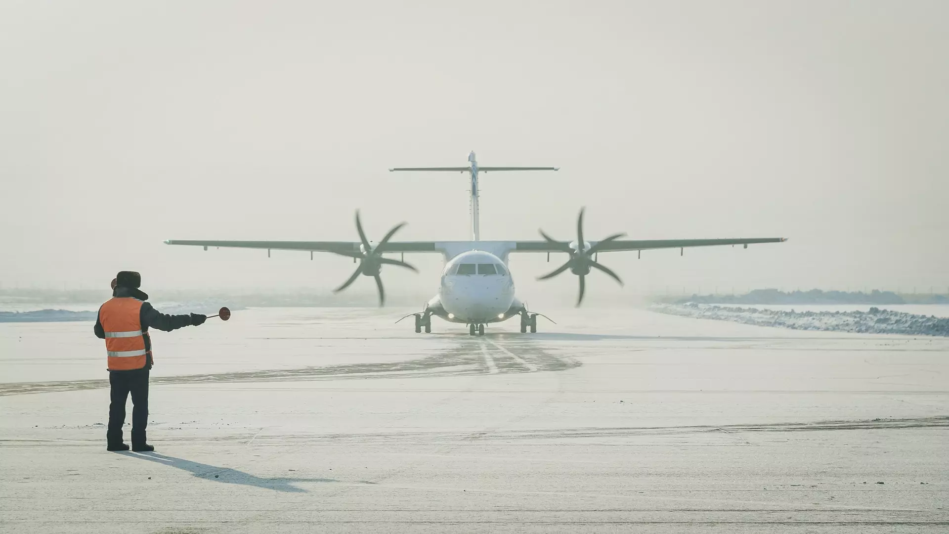 Пассажир пожаловался на авиакомпанию NordStar после взлета в ураган