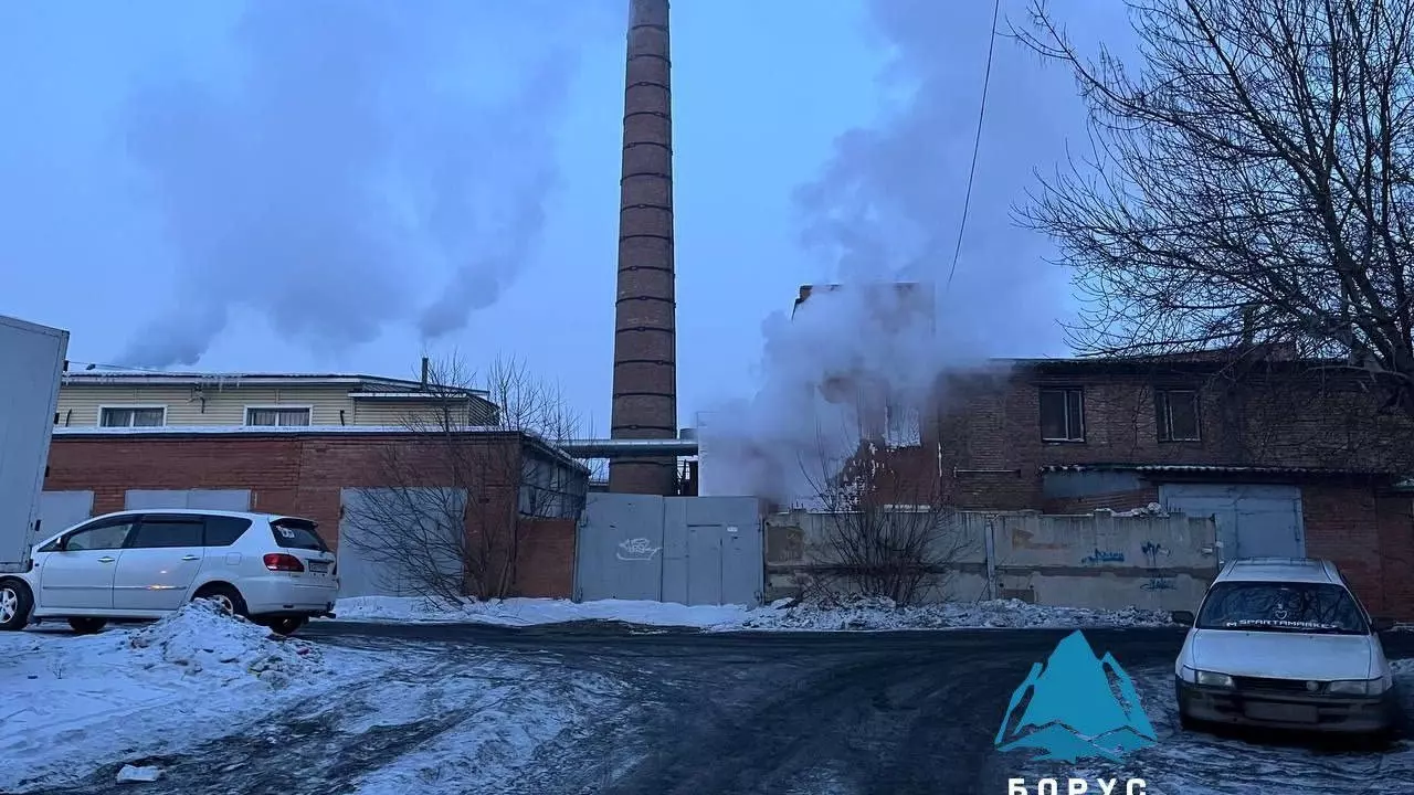 Минэкологии хочет прикрыть котельную из-за черного снега в Красноярске