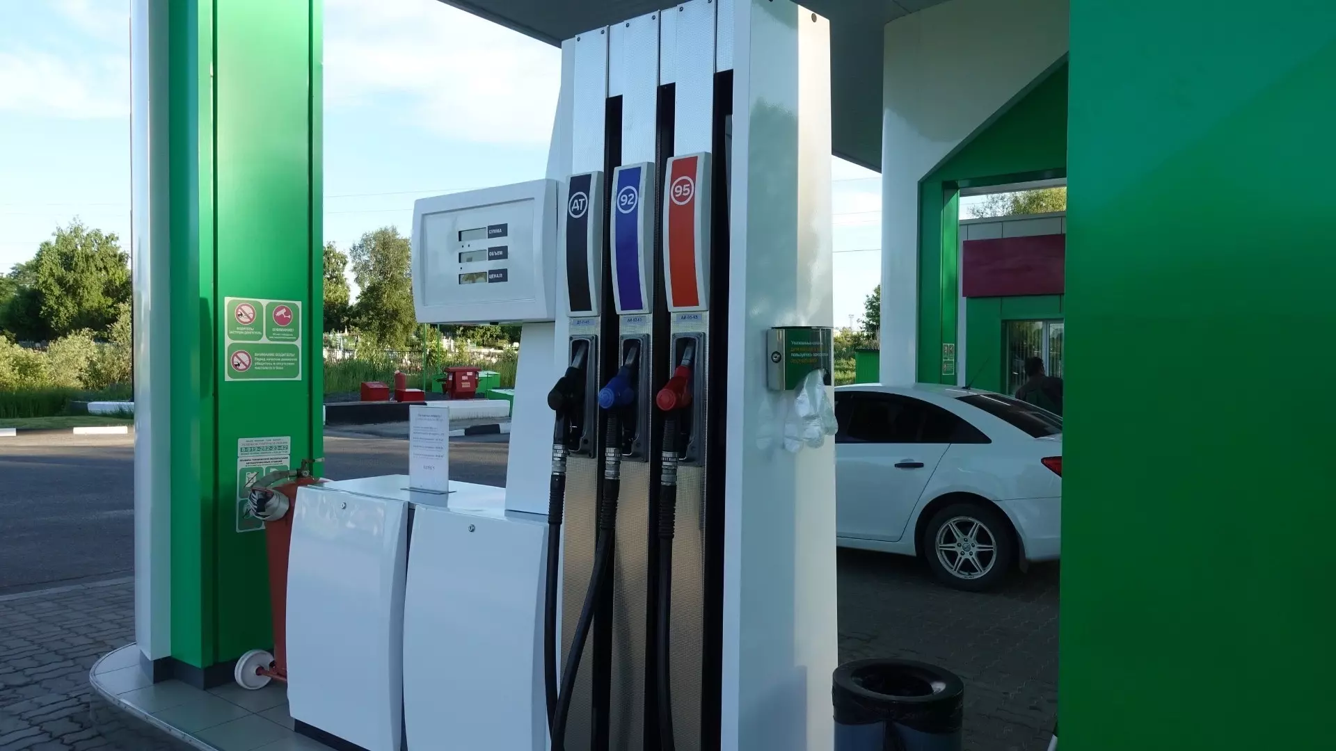 Бензин в Красноярском крае с начала года подорожал почти на 7 рублей