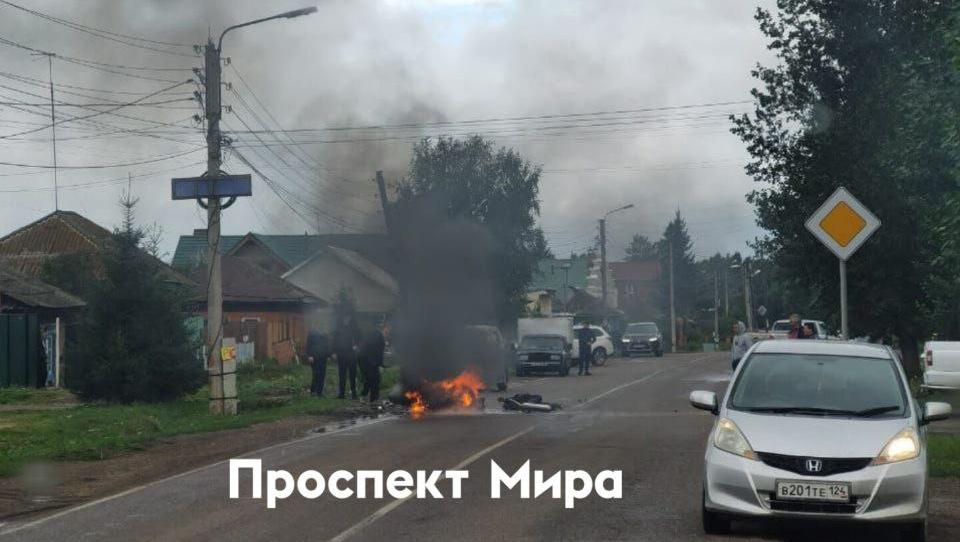 Под Красноярском мотоциклист погиб в ДТП после столкновения с УАЗом