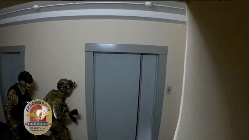 В Красноярске будут судить банду воров, которая забиралась в квартиры на Взлетке