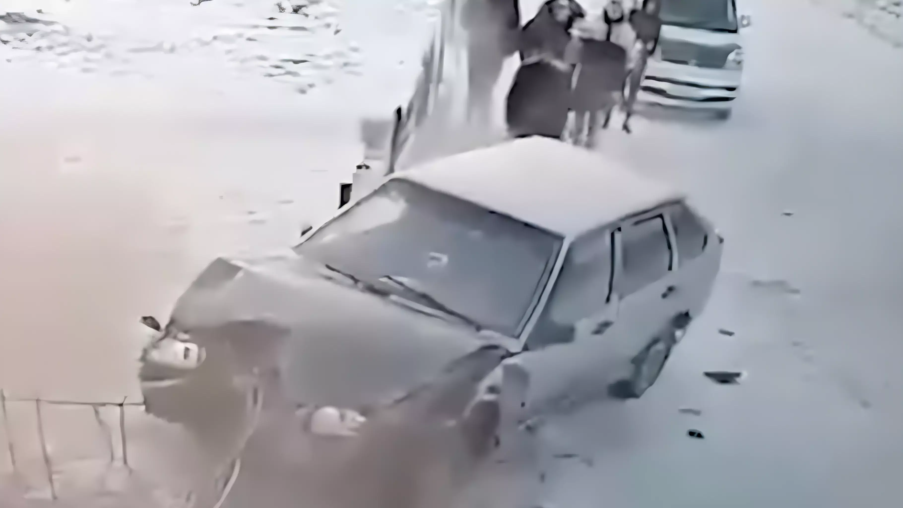 СК возбудил уголовное дело из-за влетевшего в толпу подростков автомобиля в Хакасии