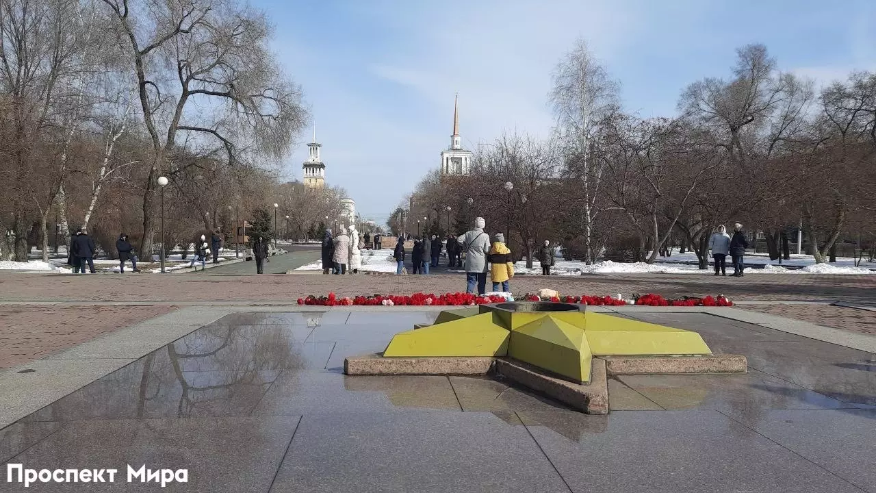 В Красноярске организовали мемориал после теракта в Crocus