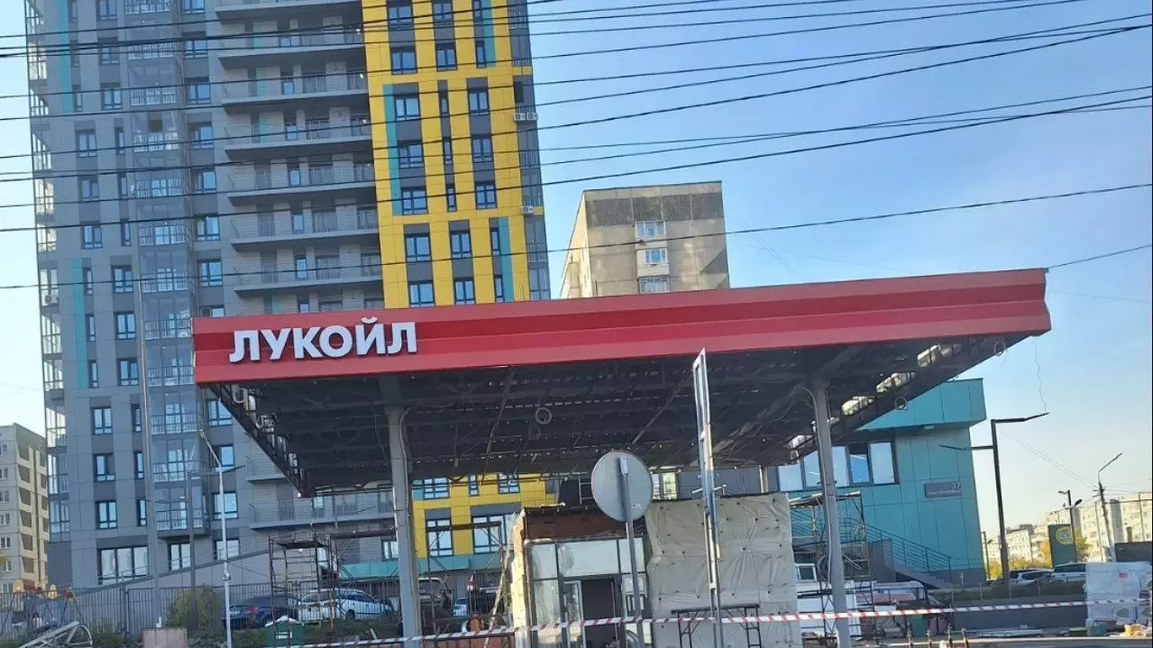 В Красноярске готовятся открыть заправку «Лукойл»