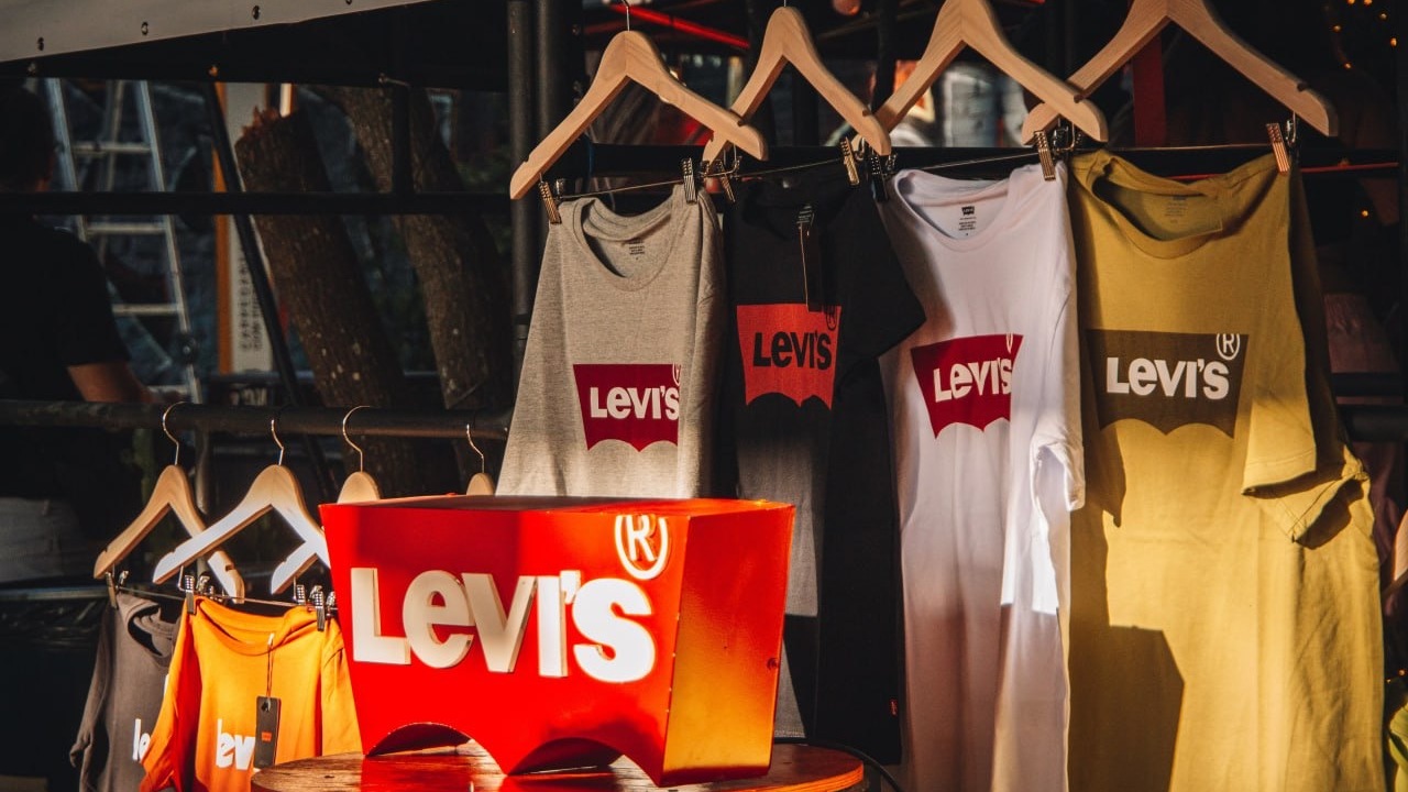 Levi’s подал в суд на красноярского предпринимателя за опасные для здоровья джинсы