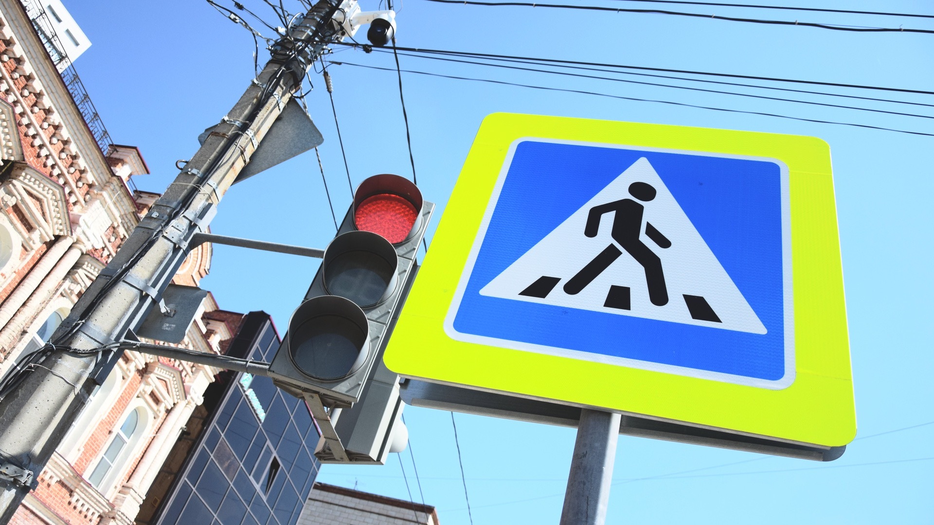 В Красноярске пешеходы попали в 150 аварий за год. Шесть из них погибли