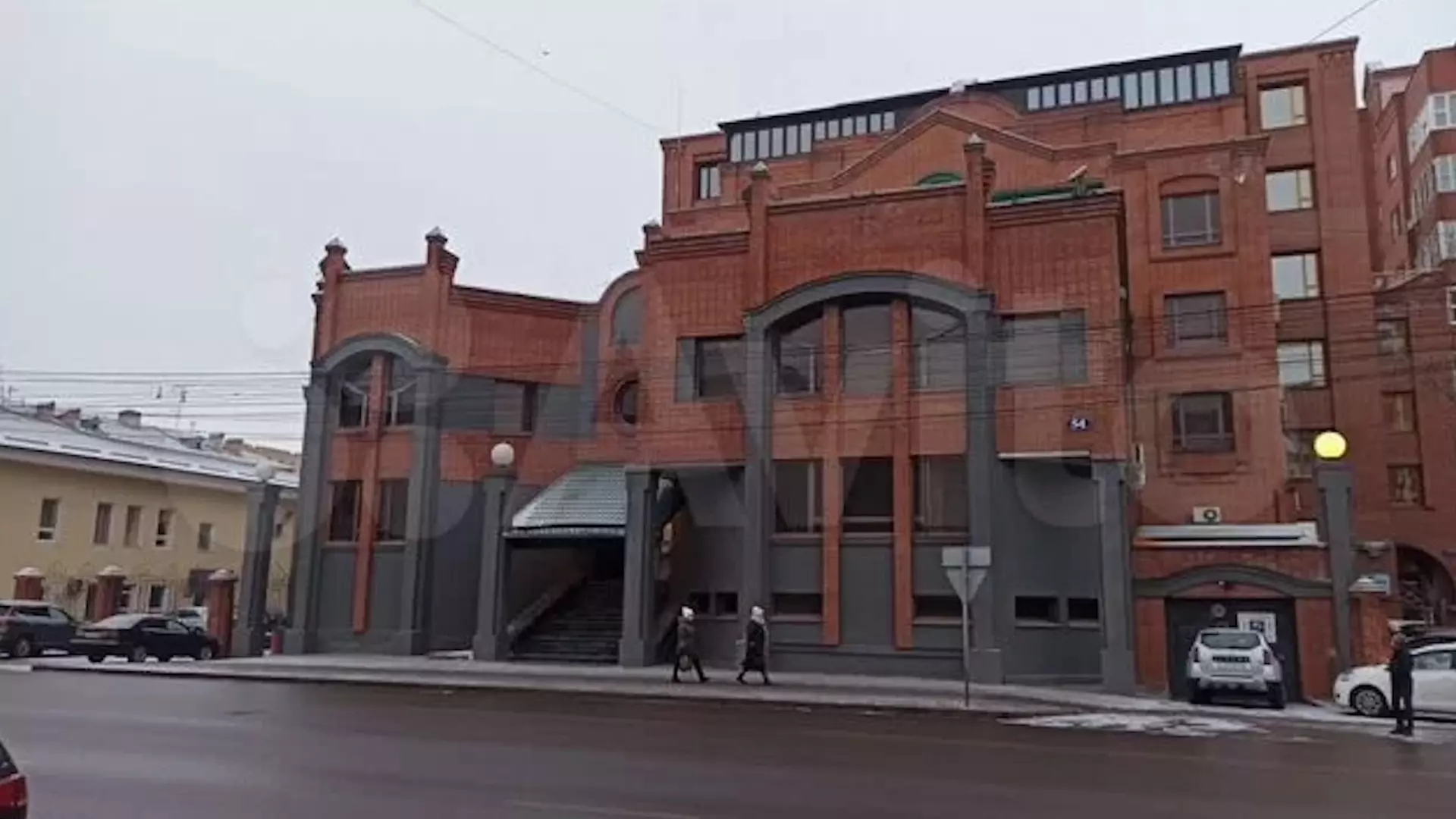 Здание бывшего банка «Кедр» снова продают в Красноярске