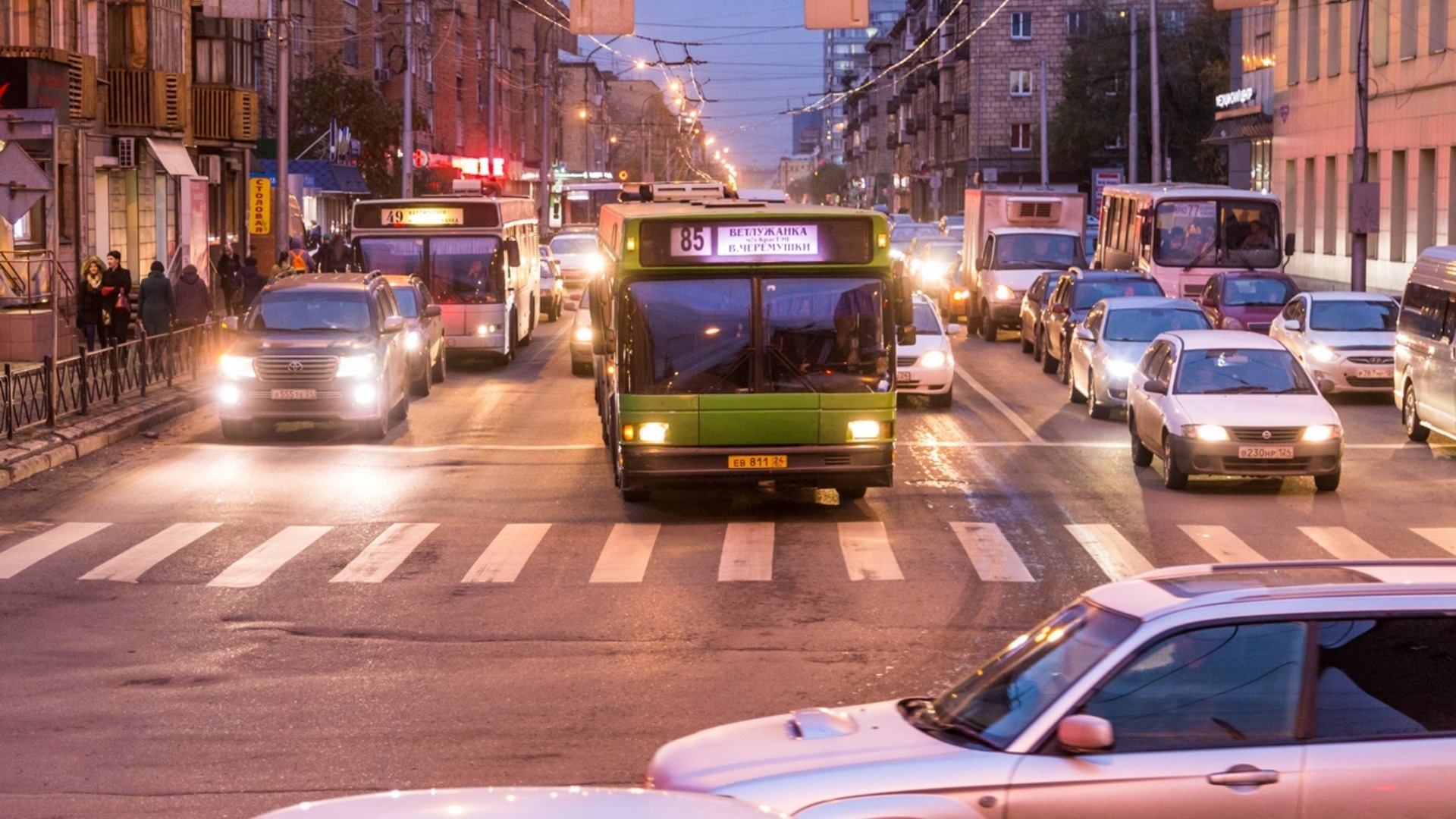 В Красноярске на четыре дня поменяли схему движения два автобусных маршрута