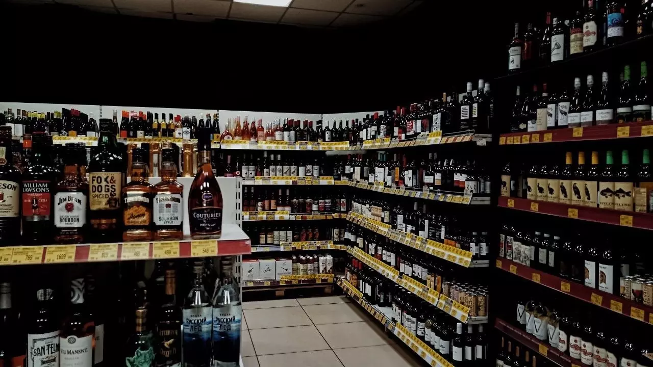 Эксперты рассказали, исчезнет ли из красноярских магазинов импортный алкоголь